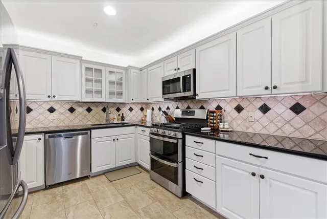 $472,000 | 31 Wellington Drive, Sugar Land, TX 77478