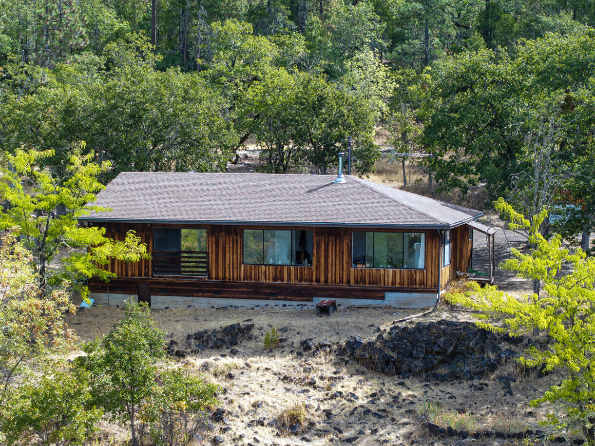 1649 Netherlands Road Trail, OR 97541 - Photo 2 of 28 2