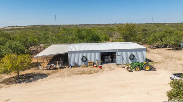 $4,080,000 | 2133 Lausen Road, Del Rio, TX 78840