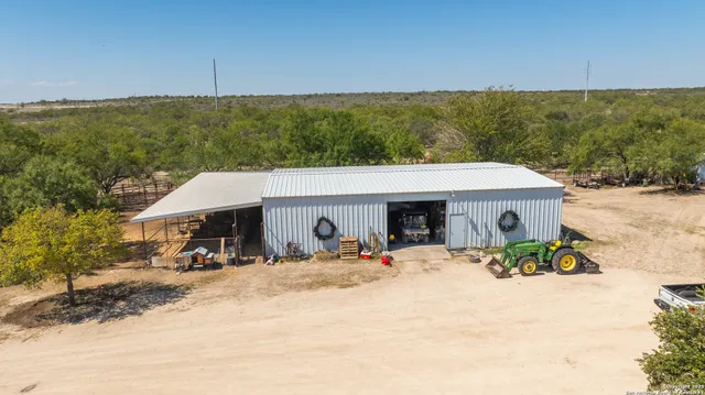 $4,080,000 | 2133 Lausen Road, Del Rio, TX 78840