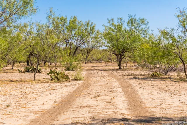 $4,080,000 | 2133 Lausen Road, Del Rio, TX 78840