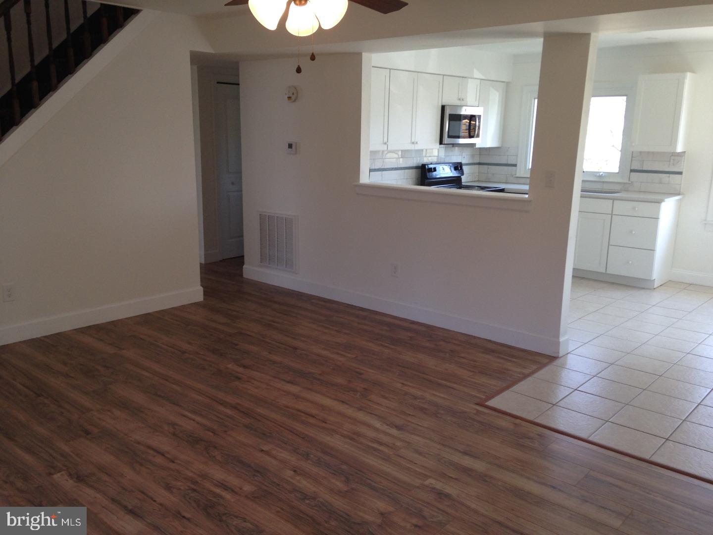 6 South Sunset Road Willingboro, NJ 08046 - Photo 5 of 17 Living Room
