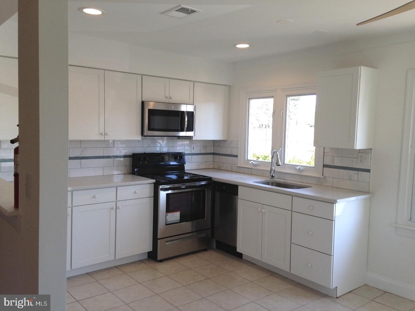6 South Sunset Road Willingboro, NJ 08046 - Photo 6 of 17 Kitchen