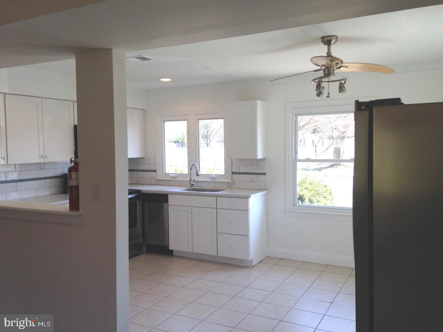 6 South Sunset Road Willingboro, NJ 08046 - Photo 7 of 17 Kitchen