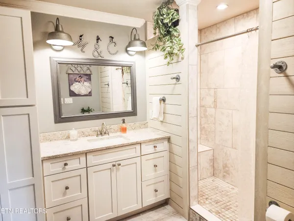 $499,900 | 319 Tater Valley Road, Luttrell, TN 37779