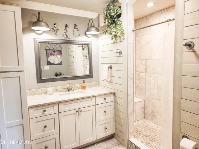 $499,900 | 319 Tater Valley Road, Luttrell, TN 37779