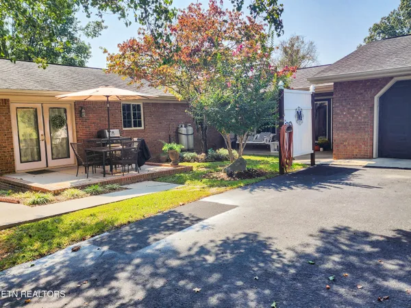 $499,900 | 319 Tater Valley Road, Luttrell, TN 37779