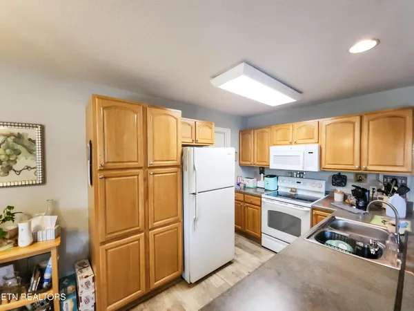 $499,900 | 319 Tater Valley Road, Luttrell, TN 37779