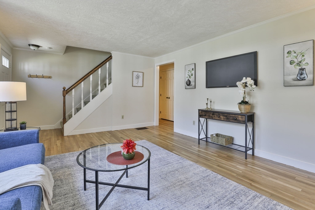 21 Westerly Street, Unit 3 Wellesley, MA 02482 - Photo 5 of 41