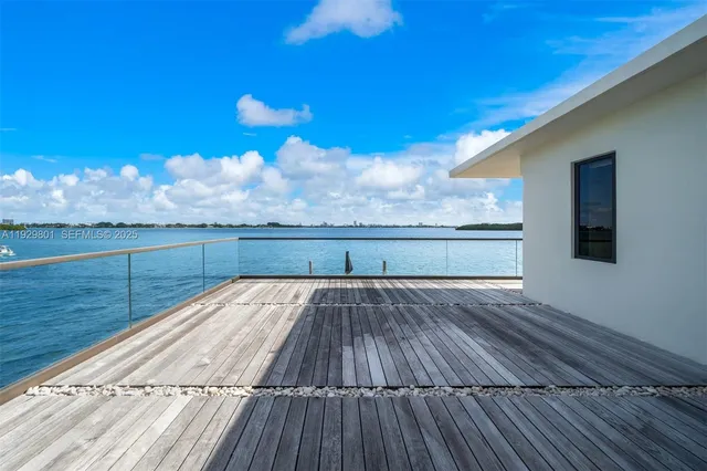 $12,975,000 | 1995 Northeast 118th Road, North Miami, FL 33181