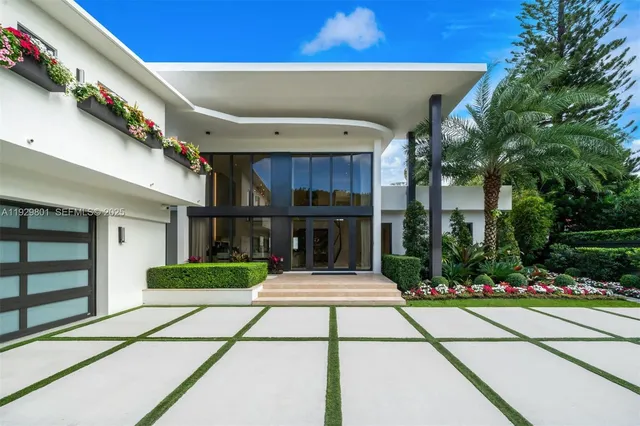 $12,975,000 | 1995 Northeast 118th Road, North Miami, FL 33181