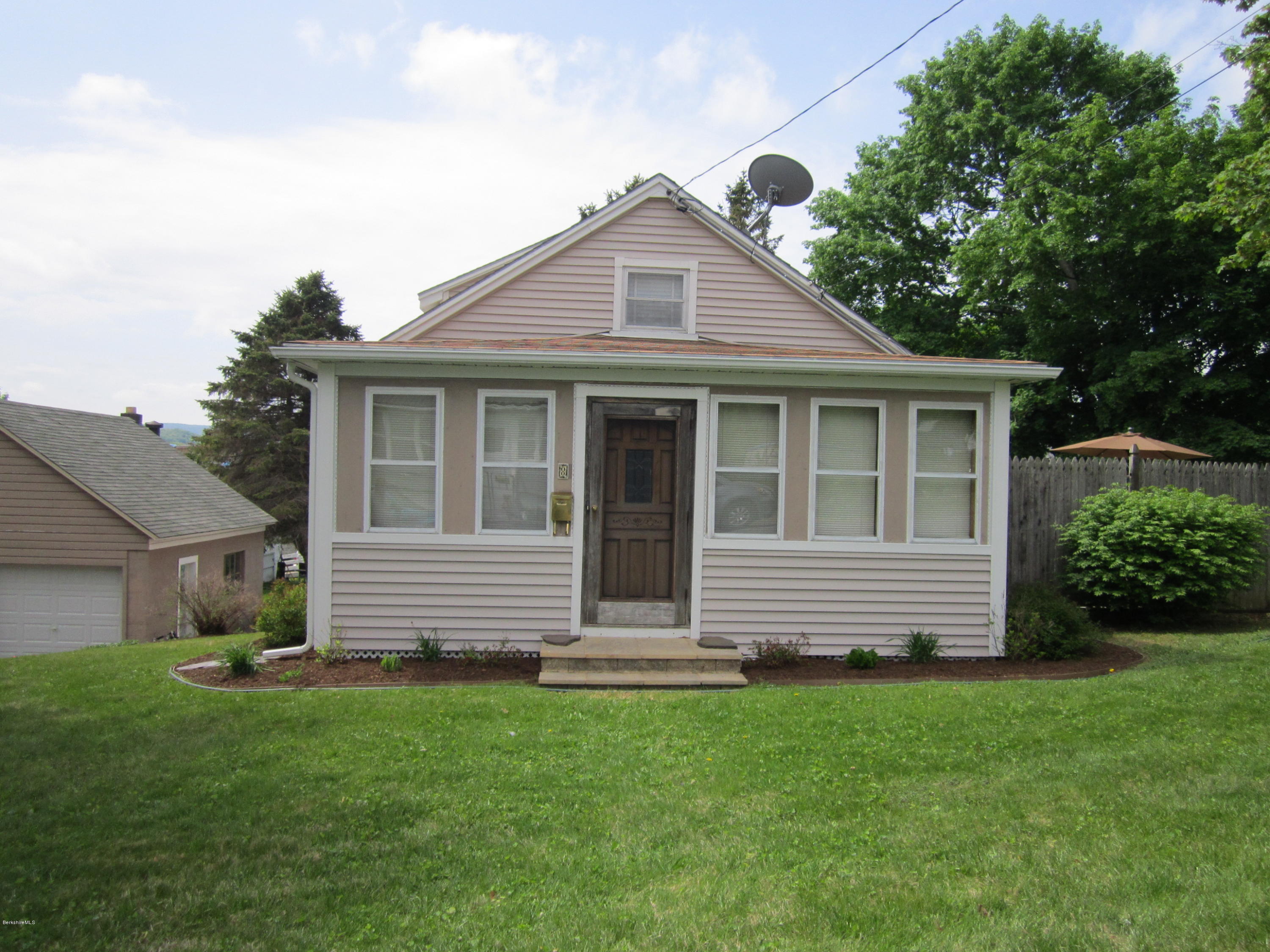 8 Walnut Street Adams, MA 01220 - Photo 2 of 35 8 walnut adams 034
