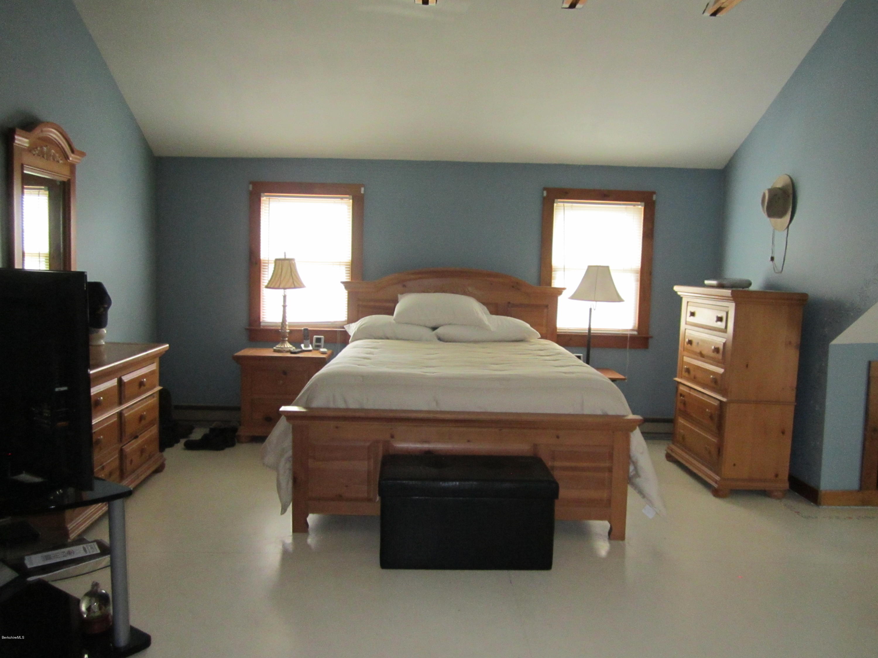 8 Walnut Street Adams, MA 01220 - Photo 13 of 35 8 walnut adams 047