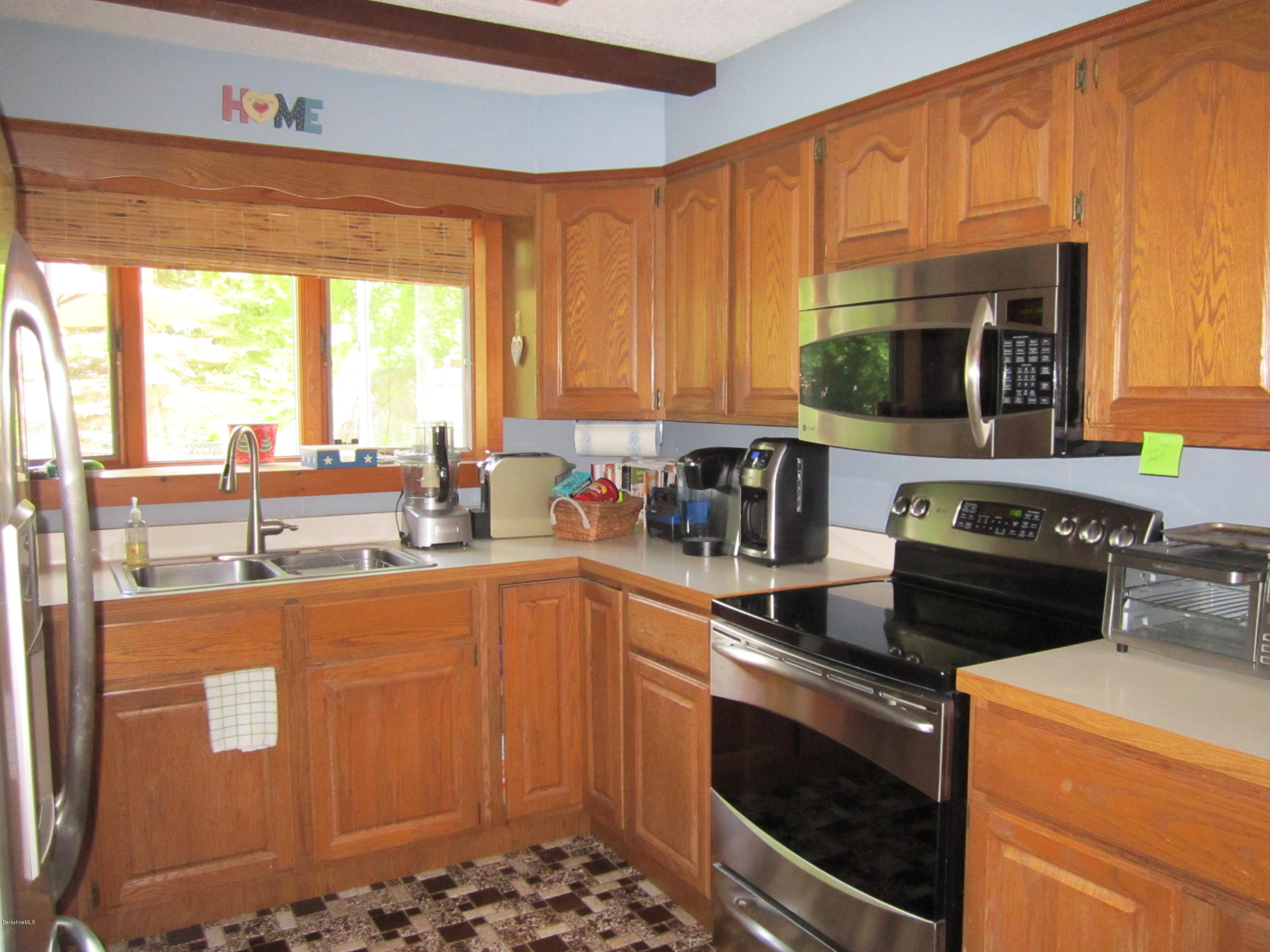 8 Walnut Street Adams, MA 01220 - Photo 5 of 35 8 walnut adams 038