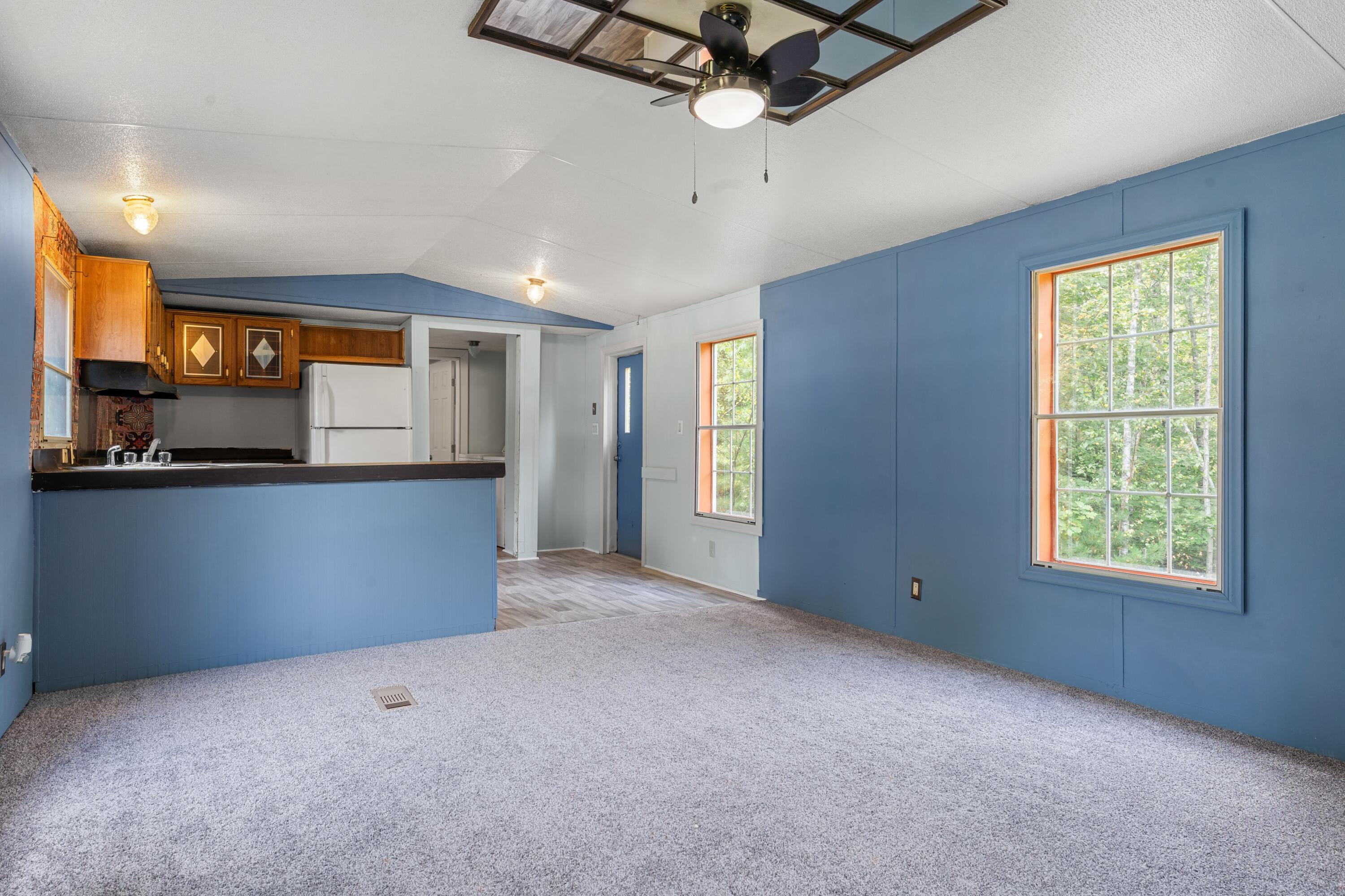 196 Hanscom Road Waterville, ME 04901 - Photo 4 of 13 Entrance/Living Room