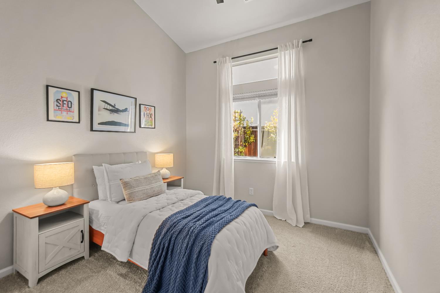 236 Rochelle Court Roseville, CA 95661 - Photo 16 of 30 2nd Bedroom