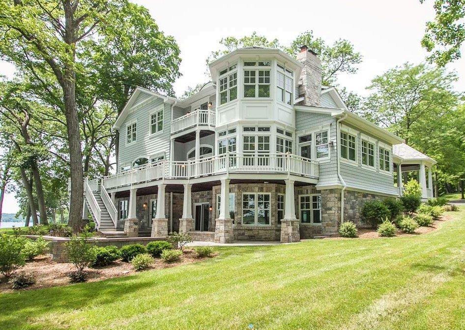 Home on 1.5 Acres, 125 ft frontage