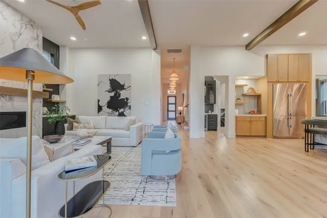 $1,650,000 | 608 East 26th Street, Houston, TX 77008