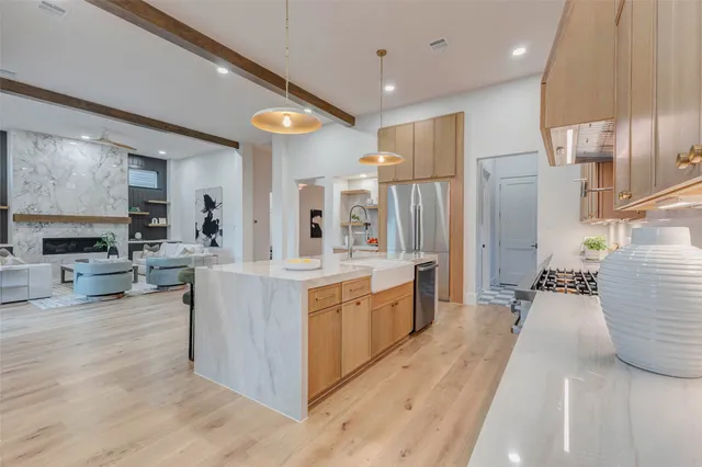 $1,650,000 | 608 East 26th Street, Houston, TX 77008