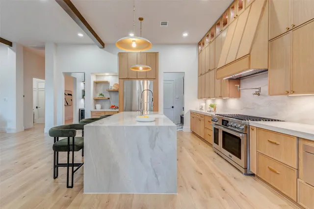 $1,650,000 | 608 East 26th Street, Houston, TX 77008