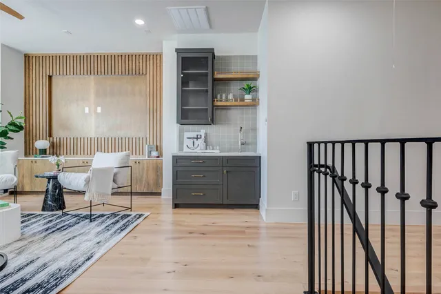 $1,650,000 | 608 East 26th Street, Houston, TX 77008