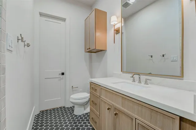 $1,650,000 | 608 East 26th Street, Houston, TX 77008