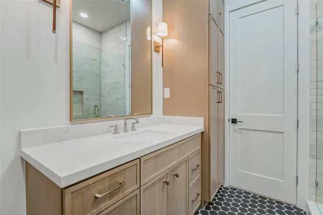 $1,650,000 | 608 East 26th Street, Houston, TX 77008