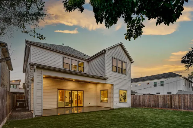 $1,650,000 | 608 East 26th Street, Houston, TX 77008