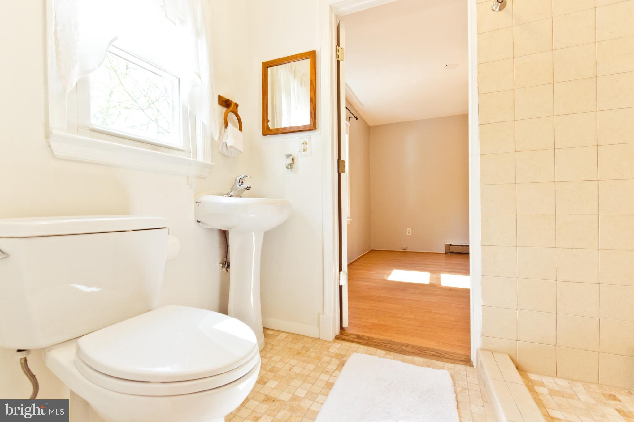 6632 Barrett Road Falls Church, VA 22042 - Photo 19 of 22 Bath