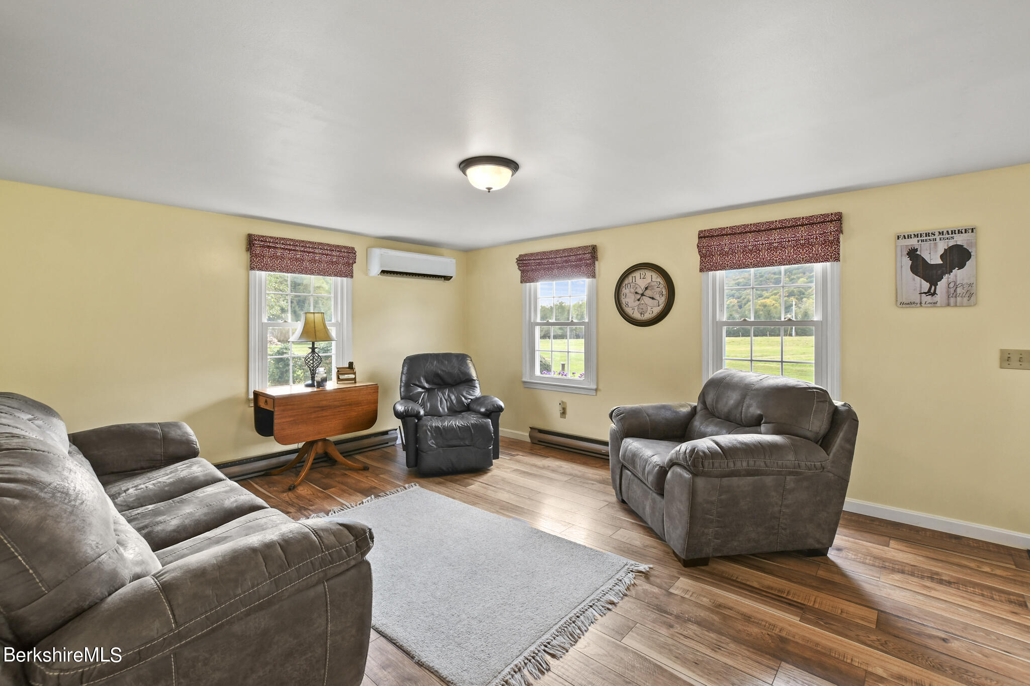 2774 Hancock Road Hancock, MA 01267 - Photo 14 of 43 Livingroom