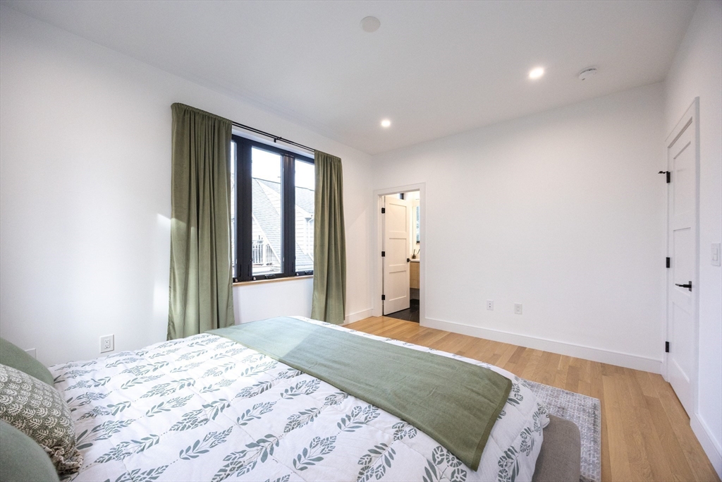 25 Tolman Street, Unit 2 Waltham, MA 02453 - Photo 24 of 42