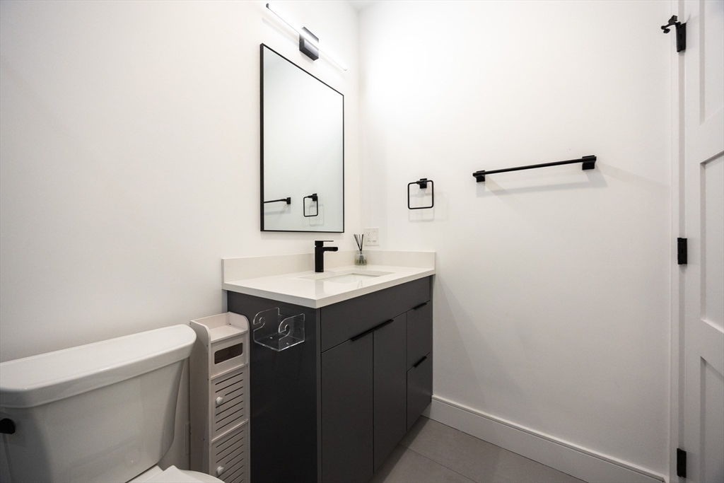 25 Tolman Street, Unit 2 Waltham, MA 02453 - Photo 38 of 42
