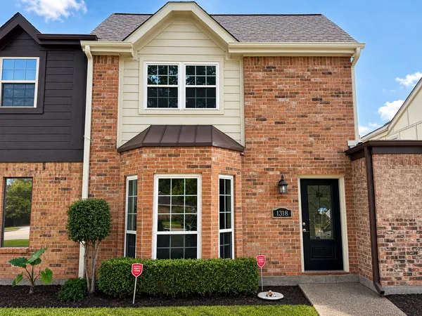 $184,900 | 1318 Ward Road, Unit 5, Baytown, TX 77520