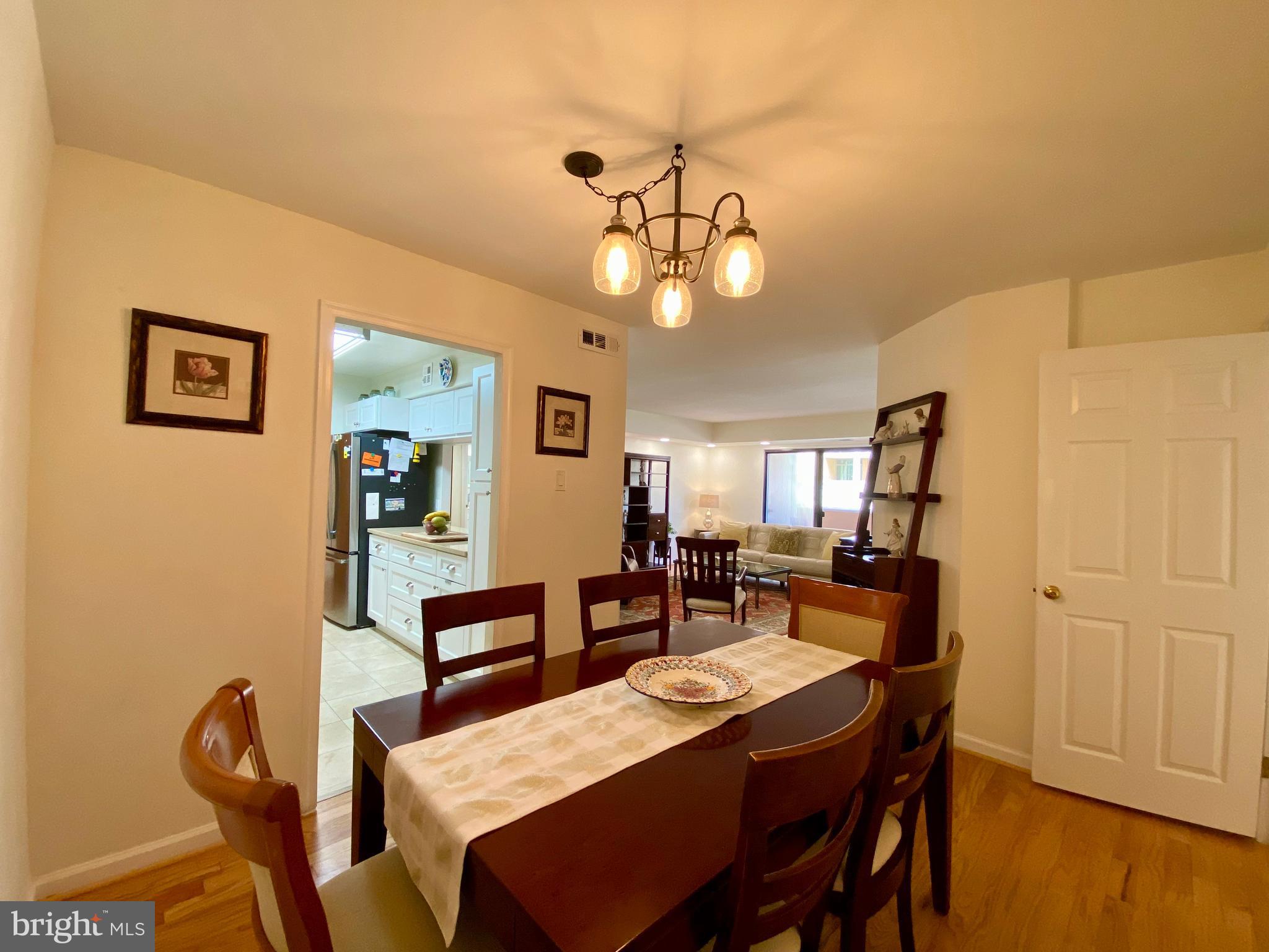 1301 North Courthouse Road, Unit 812 Arlington, VA 22201 - Photo 12 of 44 Dining Room