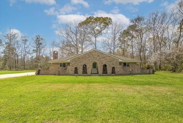 $299,900 | 1284 Beverly Drive, Shepherd, TX 77371