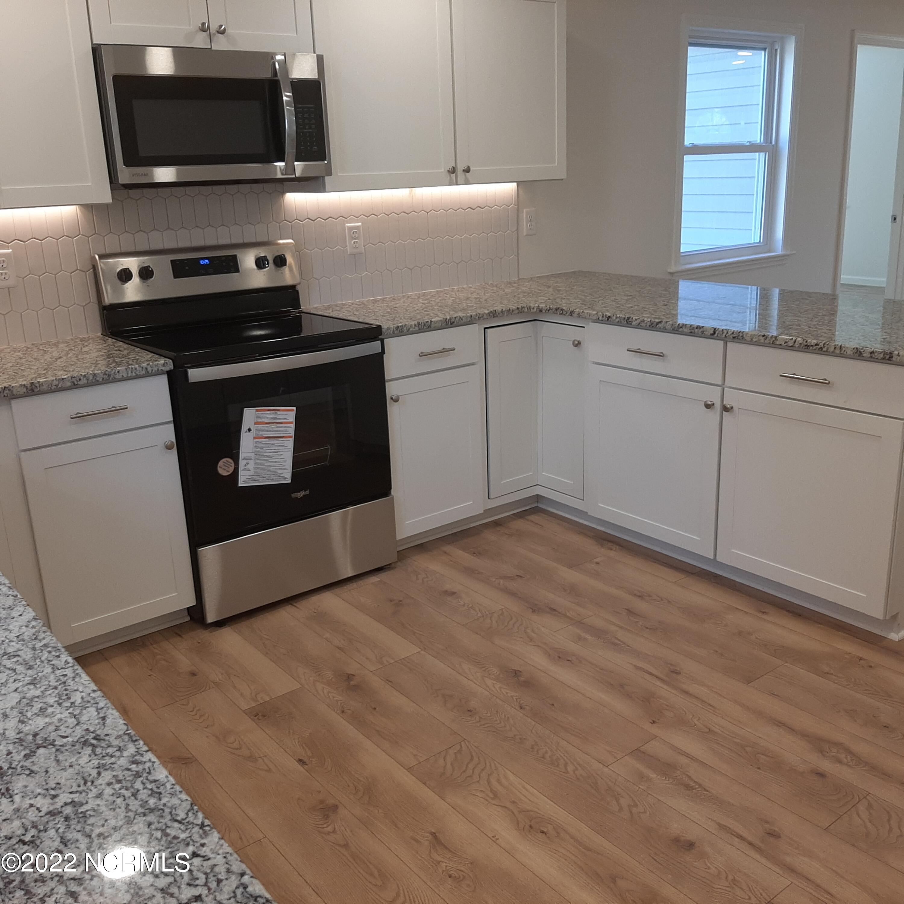 265 Horseshoe Loop Road Burgaw, NC 28425 - Photo 12 of 33 011