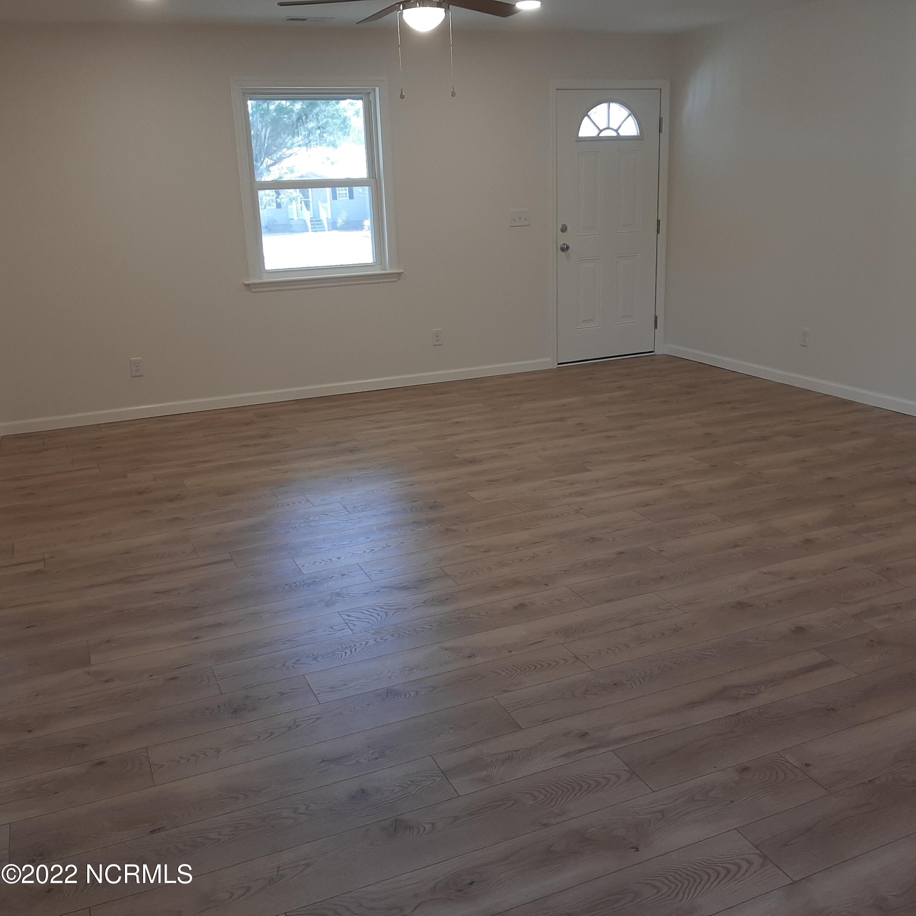 265 Horseshoe Loop Road Burgaw, NC 28425 - Photo 8 of 33 007
