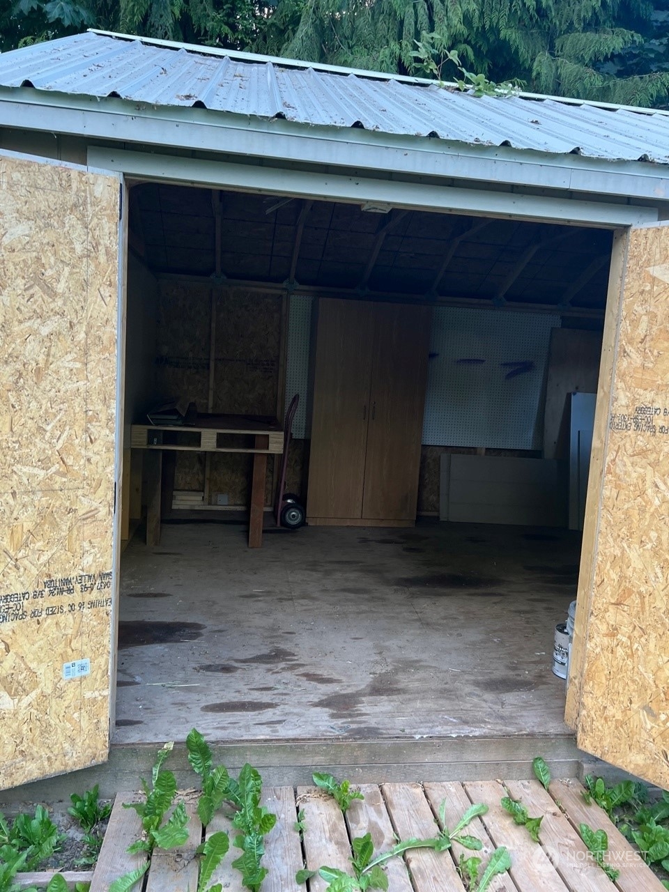 41528 Center Street Concrete, WA 98237 - Photo 20 of 25 a backyard of a house