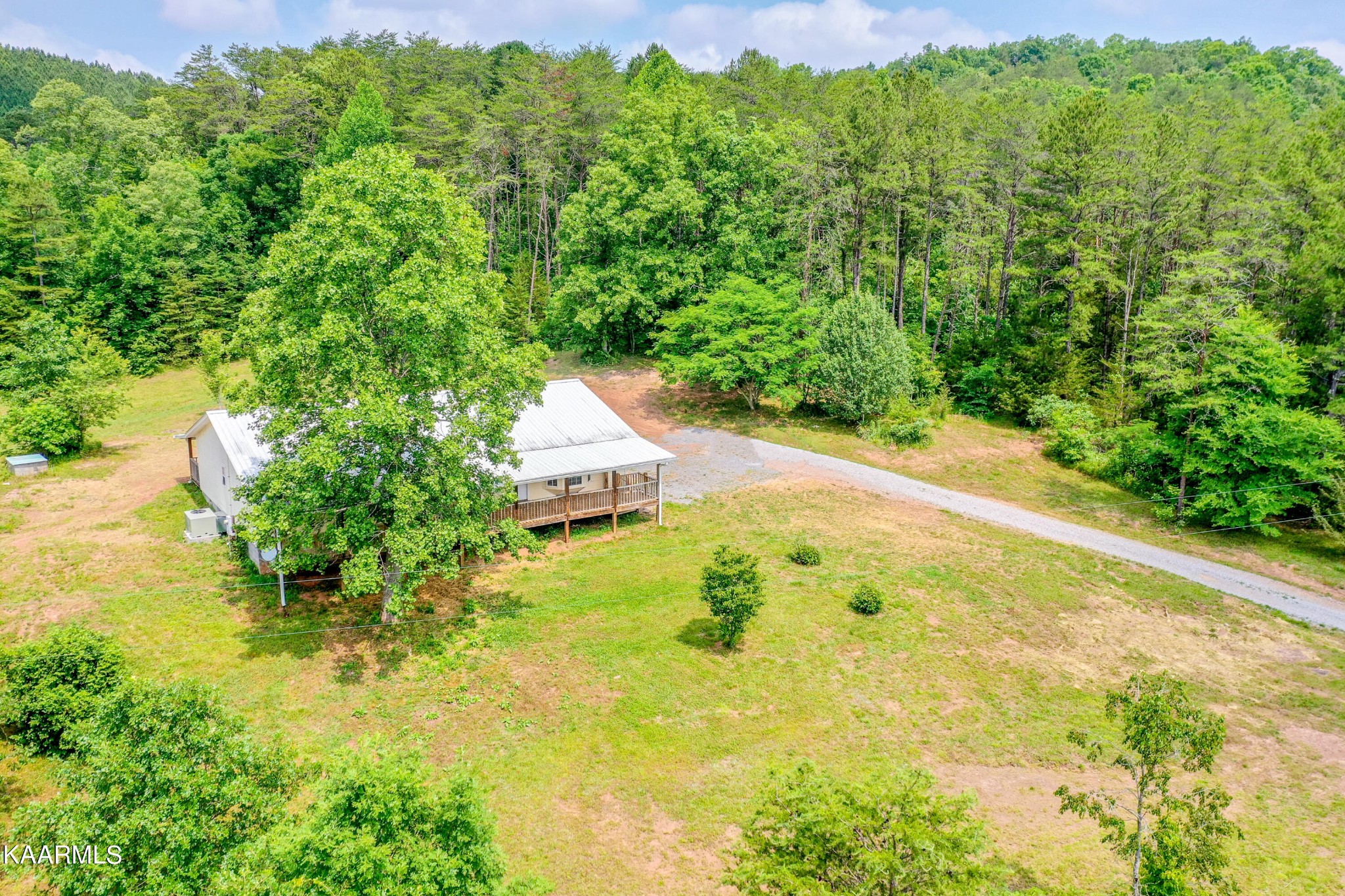 281 Boiling Springs Road Vonore, TN 37885 - Photo 3 of 36 Gallery Image 3