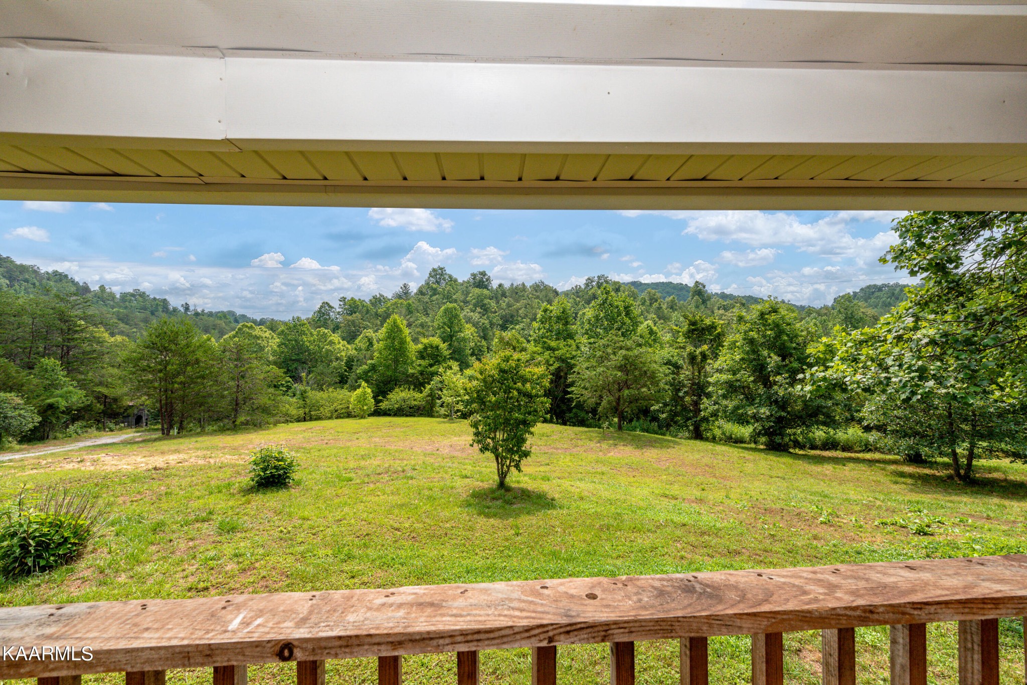 281 Boiling Springs Road Vonore, TN 37885 - Photo 4 of 36 Gallery Image 4