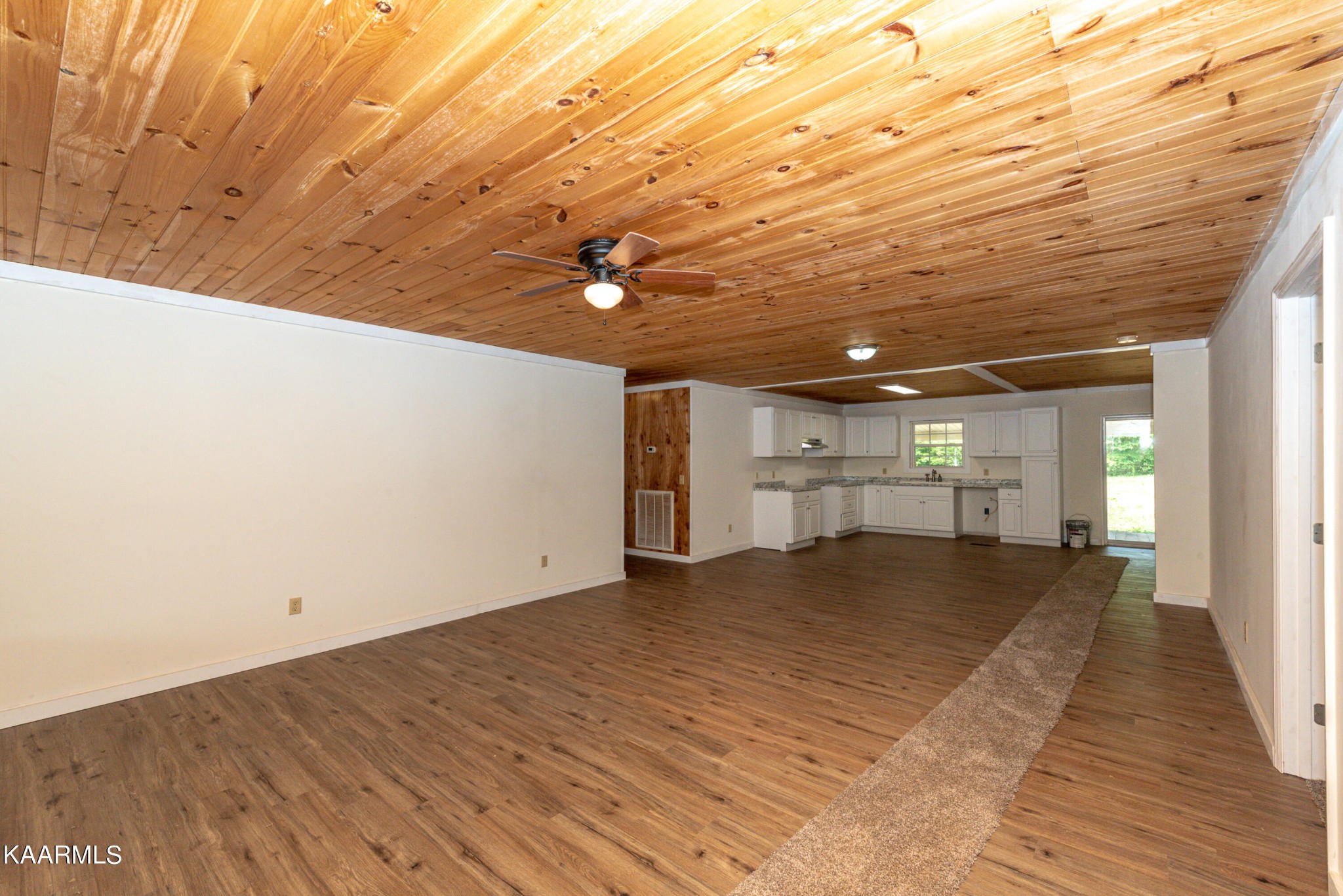 281 Boiling Springs Road Vonore, TN 37885 - Photo 8 of 36 Gallery Image 8