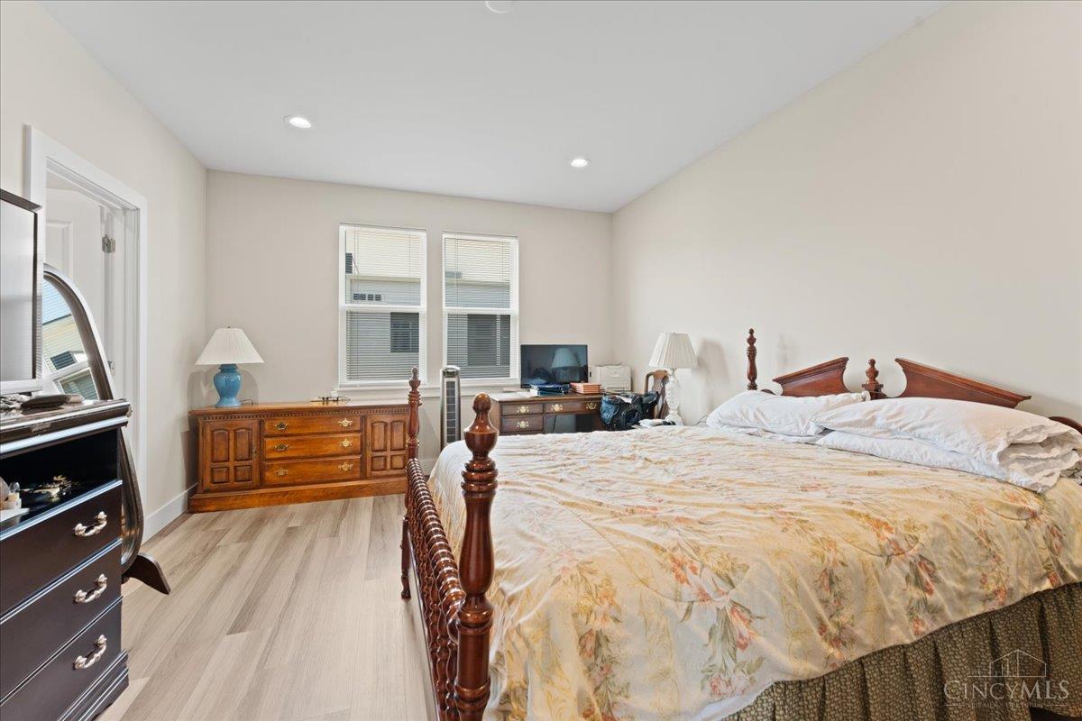 3906 Edwards Road, Unit B Cincinnati, OH 45209 - Photo 33 of 47