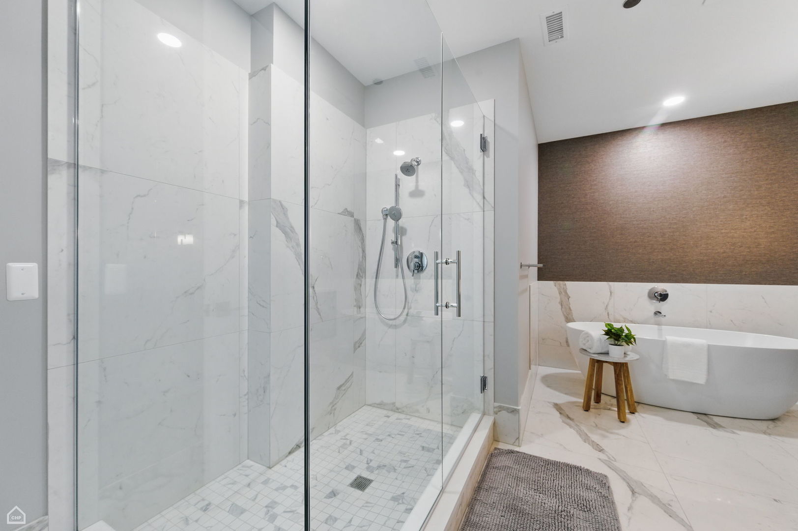 146 West Erie Street, Unit 501 Chicago, IL 60654 - Photo 12 of 17