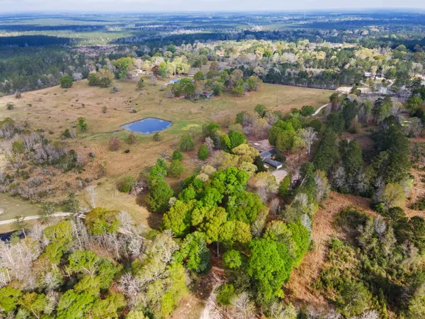 $450,000 | 1938 County Road 1520, Warren, TX 77664