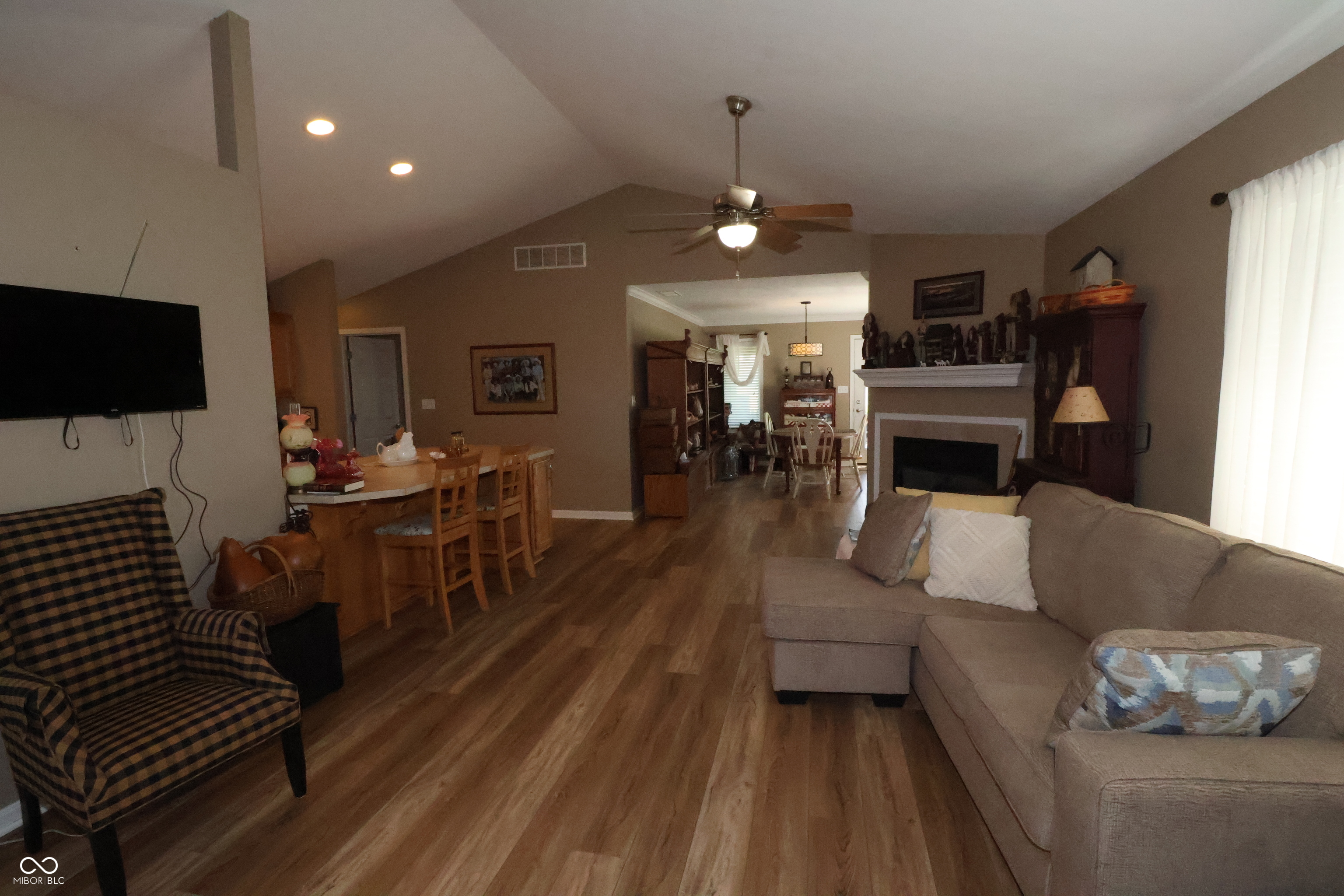 1117 Constitution Drive Edinburgh, IN 46124 - Photo 3 of 27