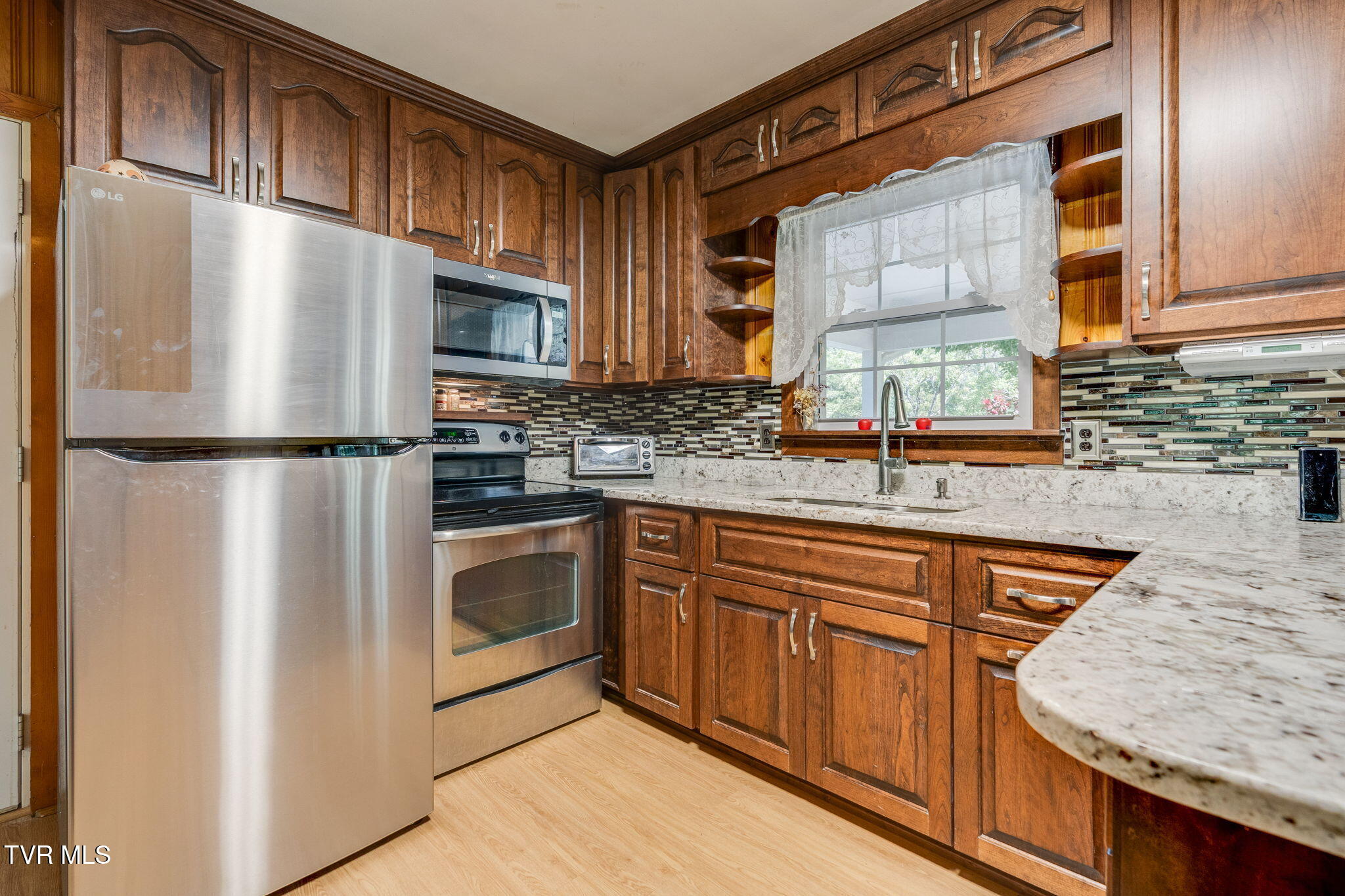 860 Baileyton Road Greeneville, TN 37745 - Photo 16 of 47 009