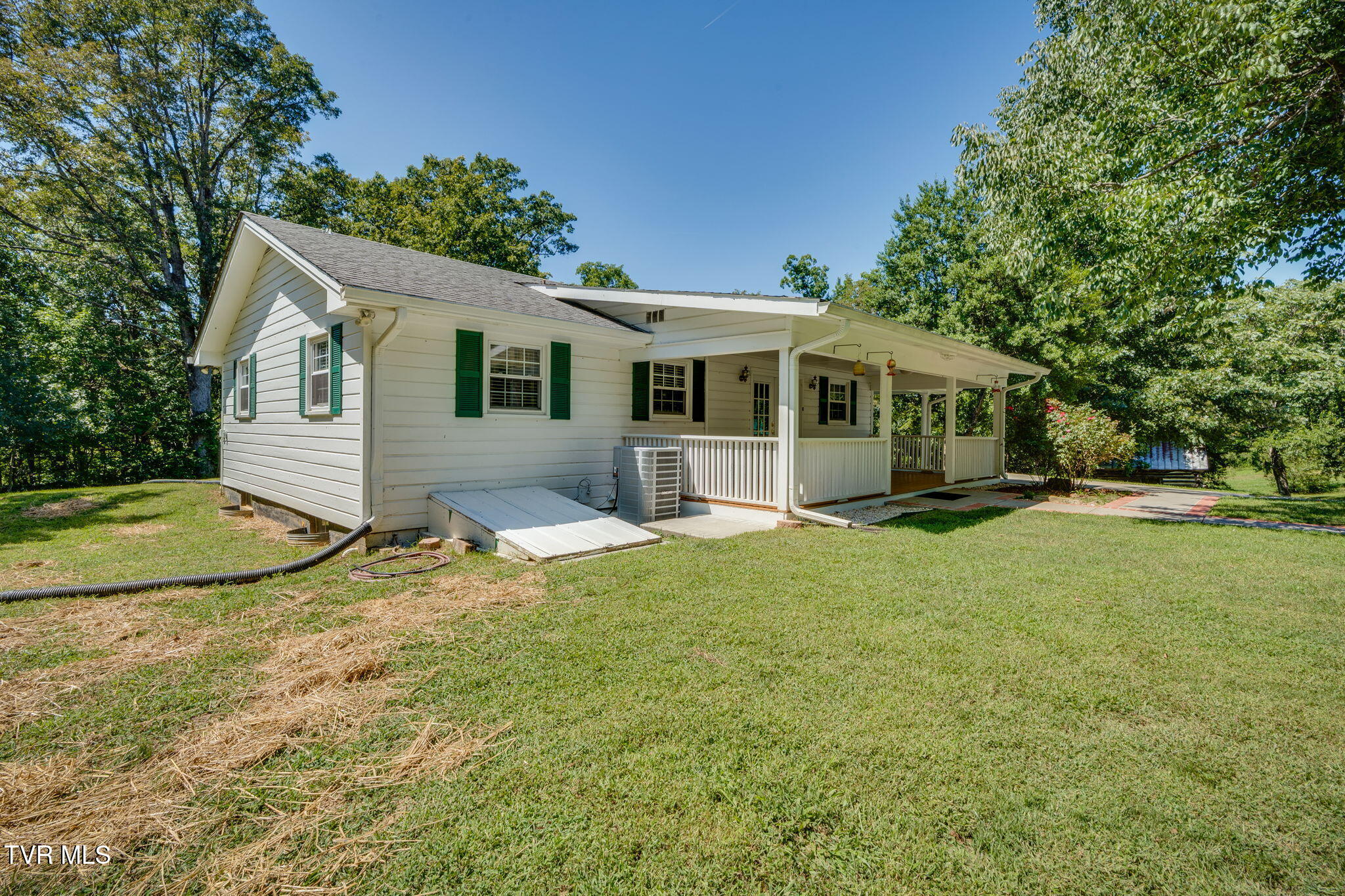 860 Baileyton Road Greeneville, TN 37745 - Photo 4 of 47 033