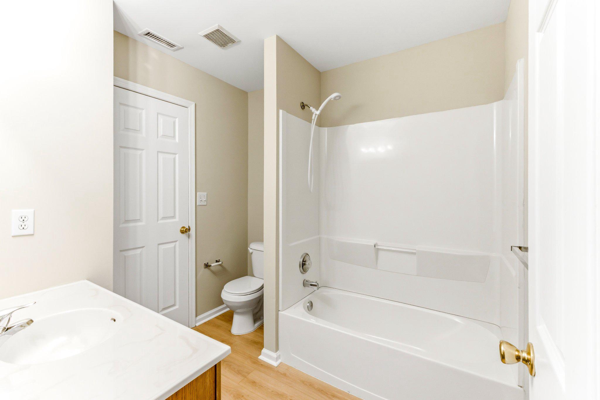144 Alexander Road Beverly, NJ 08010 - Photo 18 of 23 Jack and Jill Full Bath