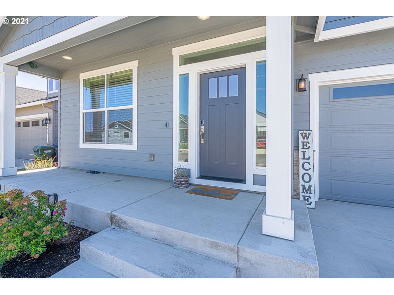 1041 Chestnut Street Independence, OR 97351 - Photo 2 of 27 Gallery Image 2