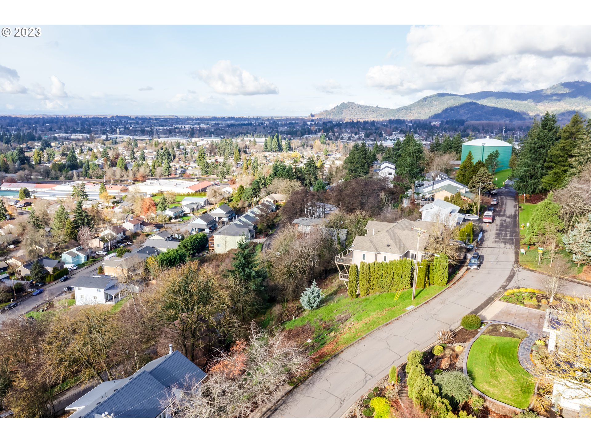 850 Summit Boulevard Springfield, OR 97477 - Photo 4 of 5 a view of a city